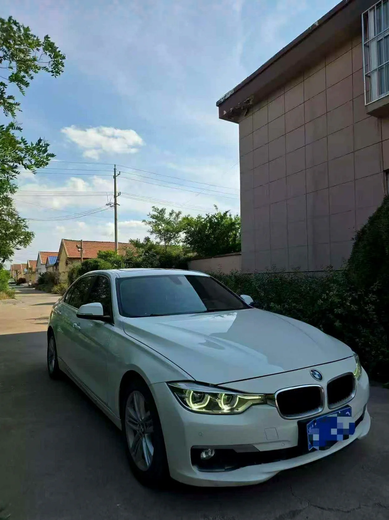 宝马3系 正面外观三