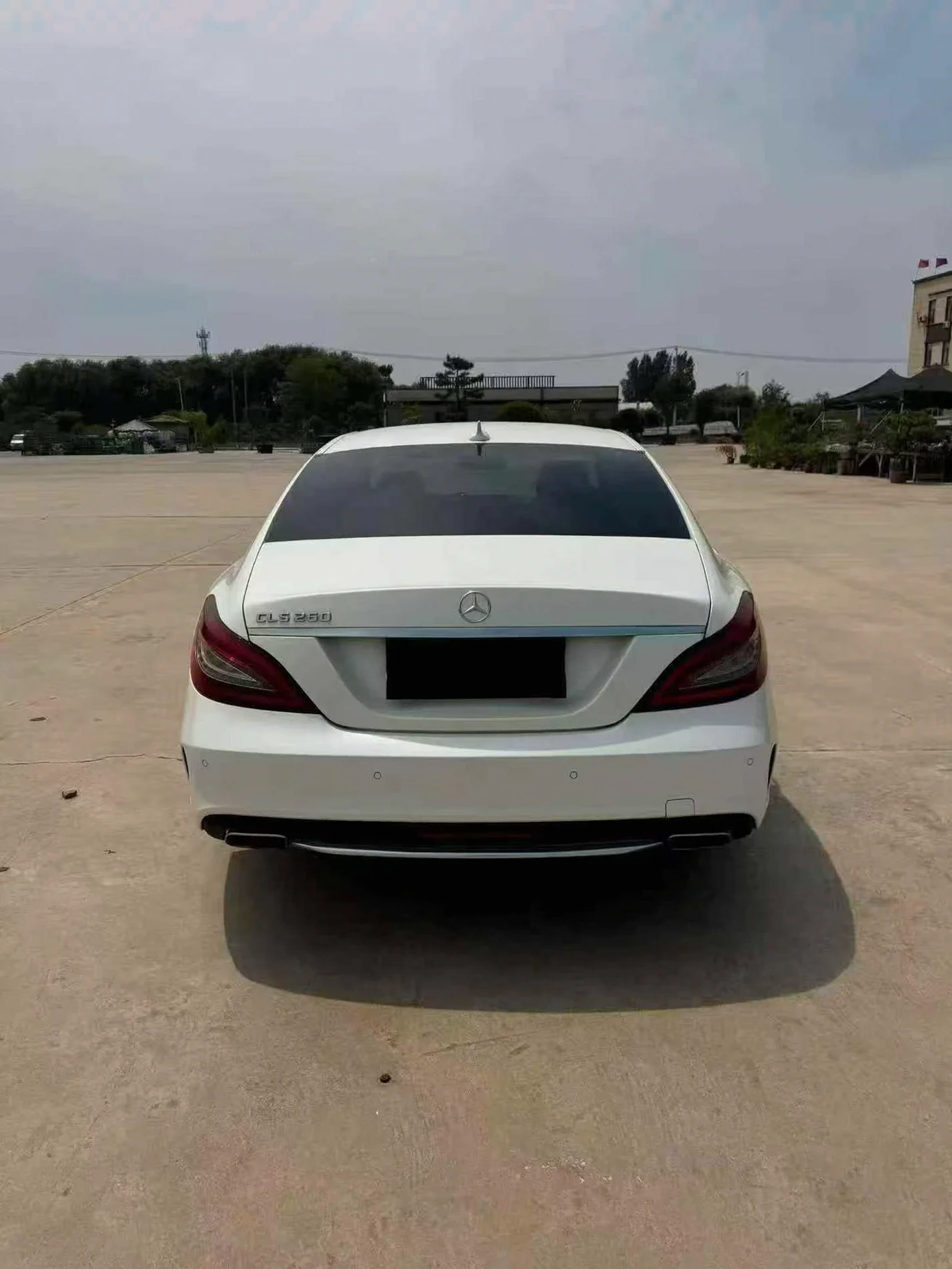 奔驰CLS 后面外观一