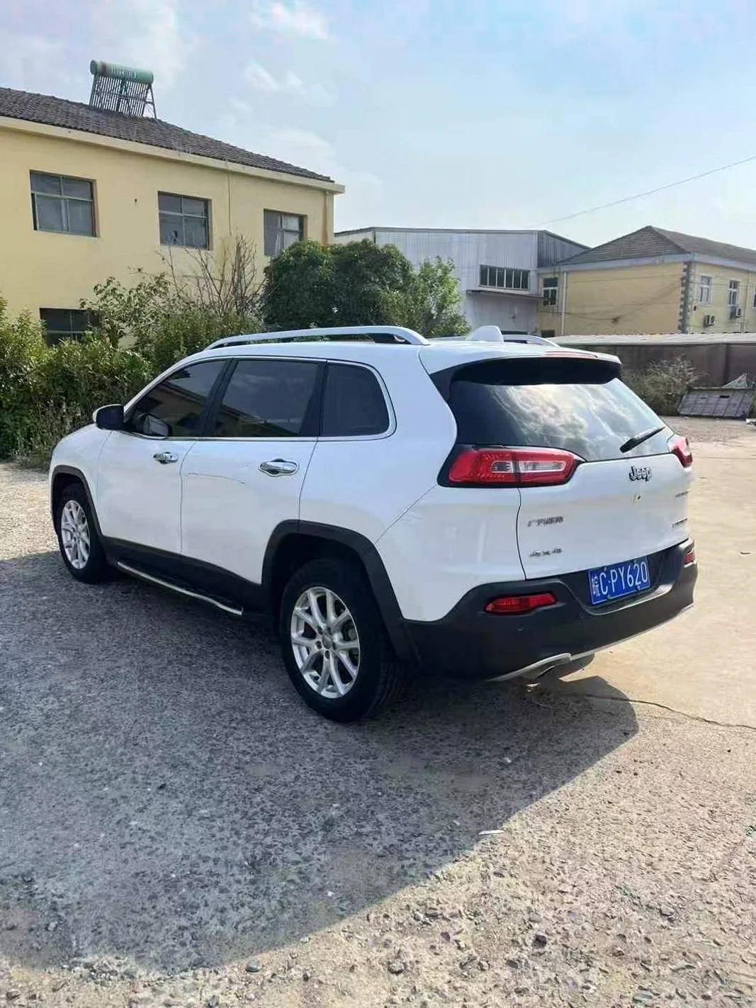 Jeep自由光 后面外观三