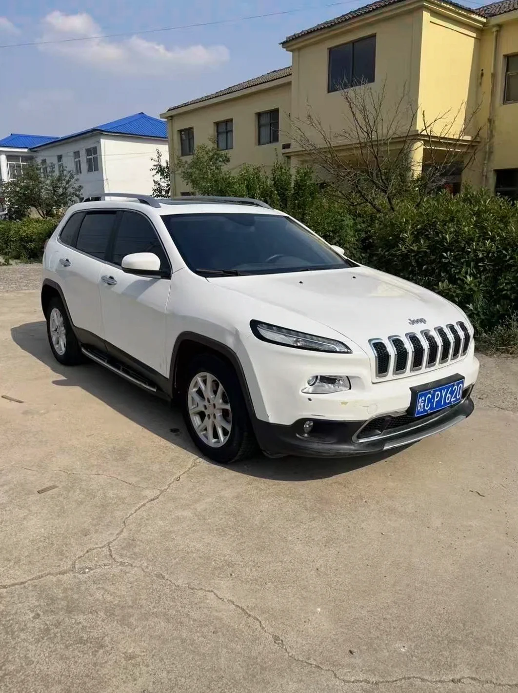17年Jeep自由光2.0L高配