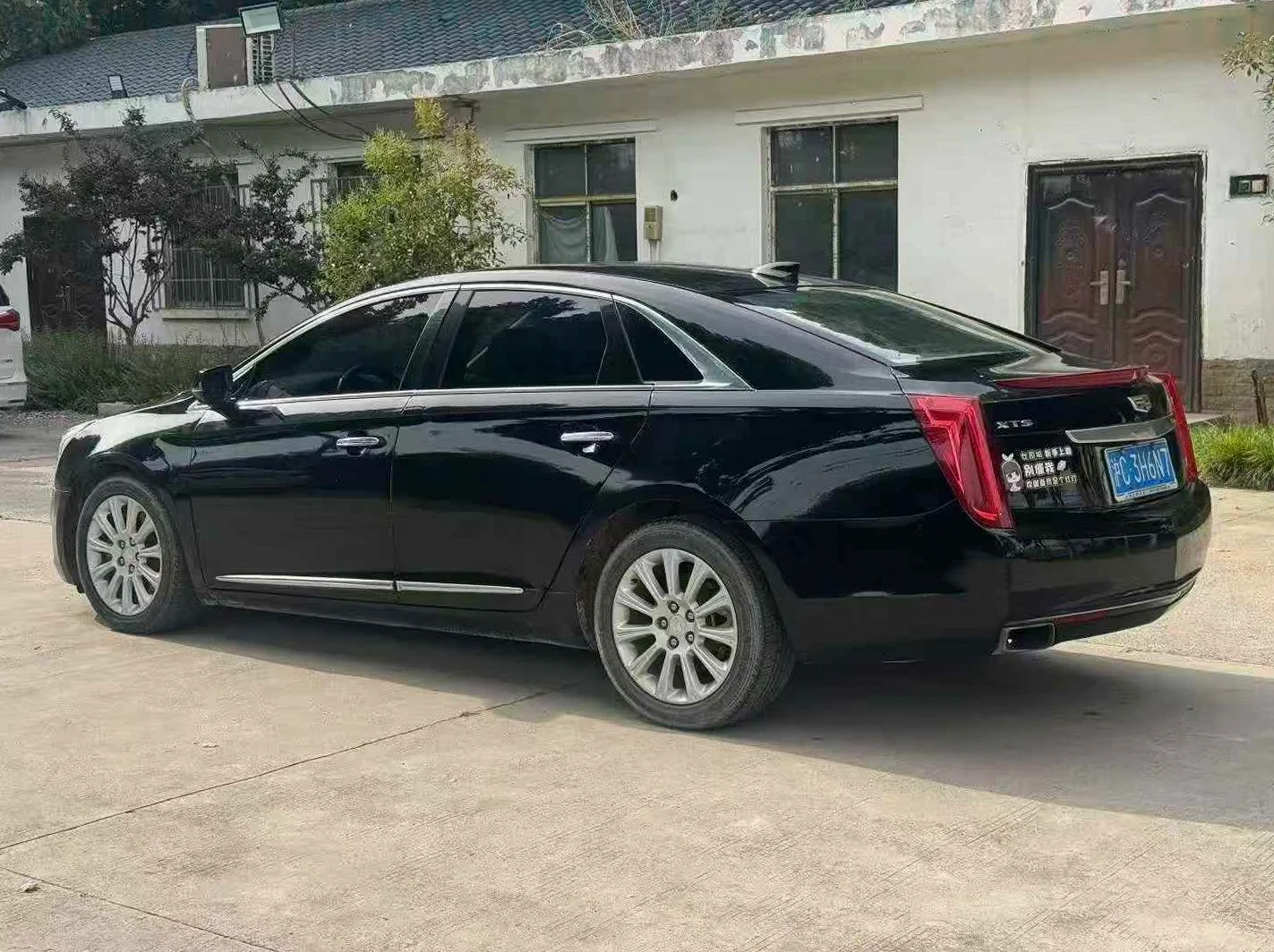 凯迪拉克XTS 后面外观一