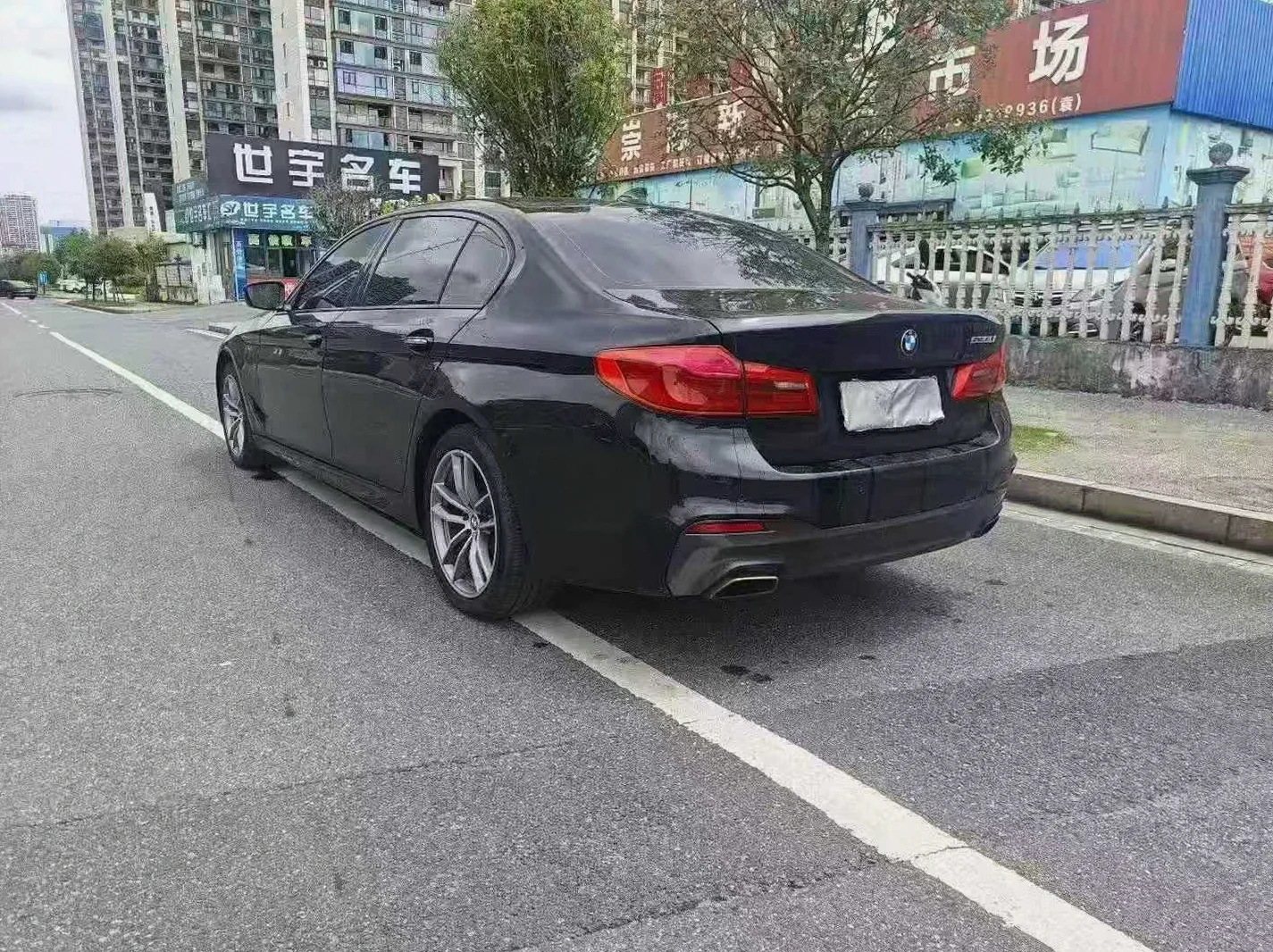 宝马5系 后面外观二