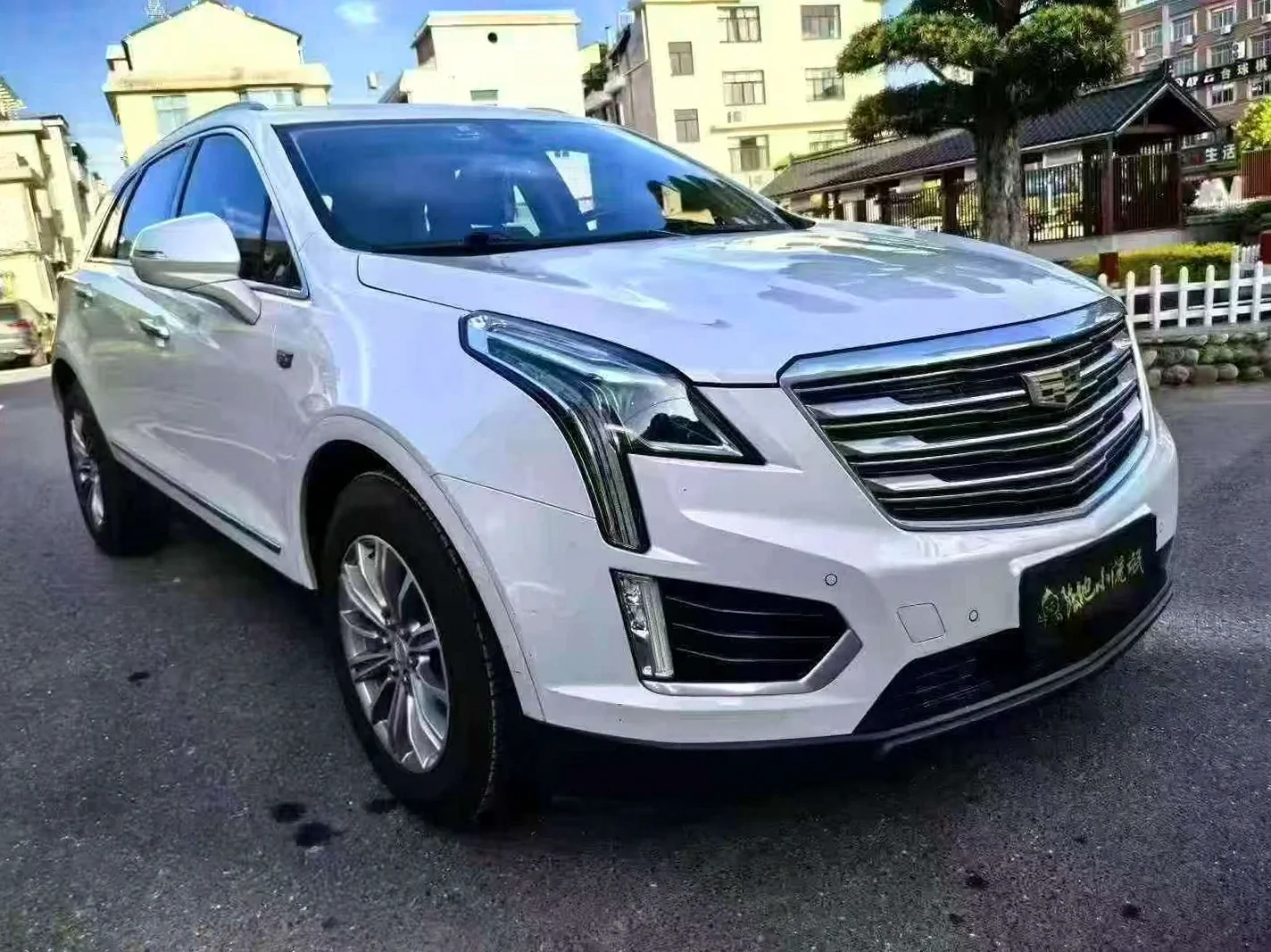 凯迪拉克XT5 正面外观三