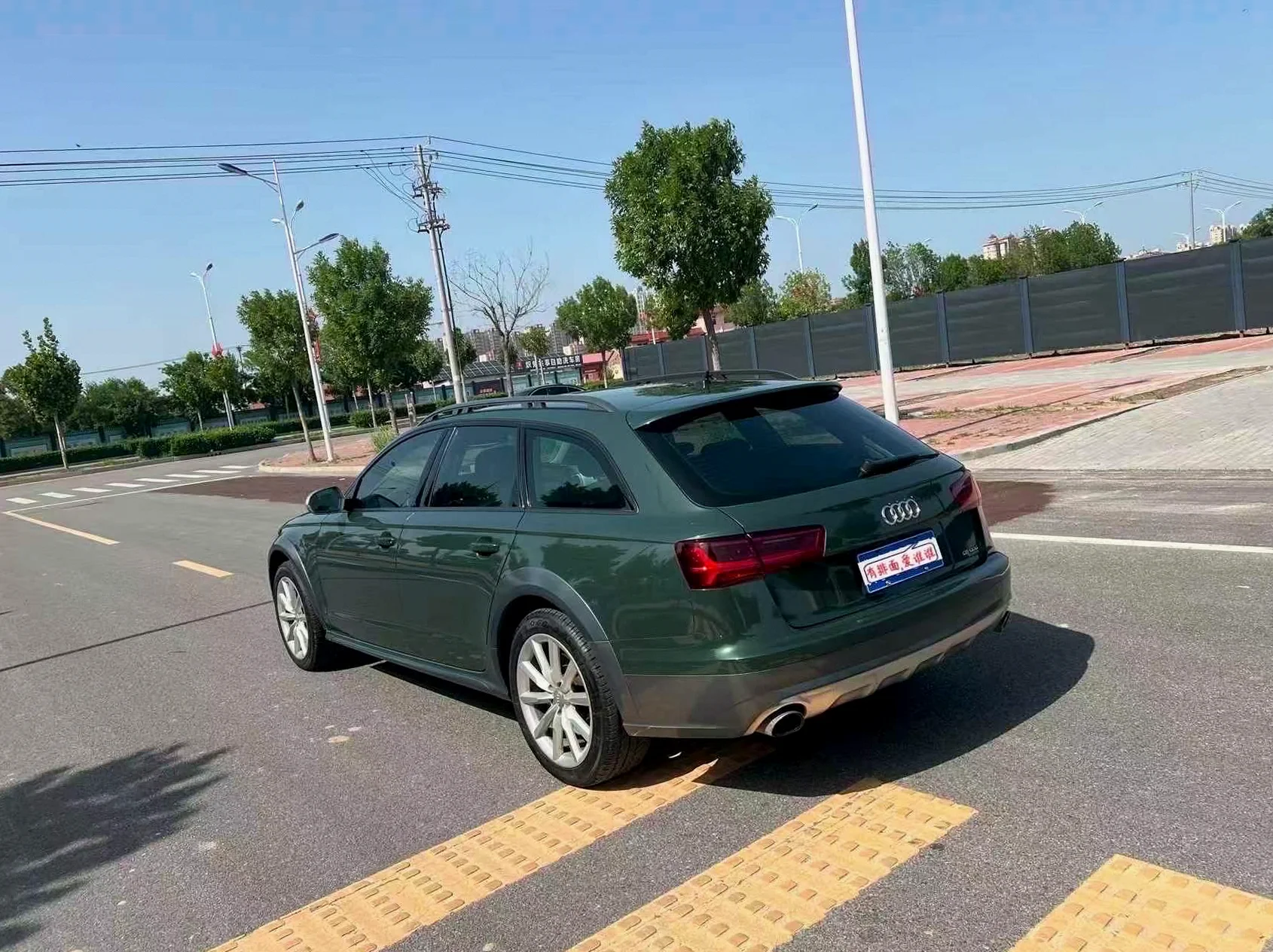 奥迪A6L 后面外观一