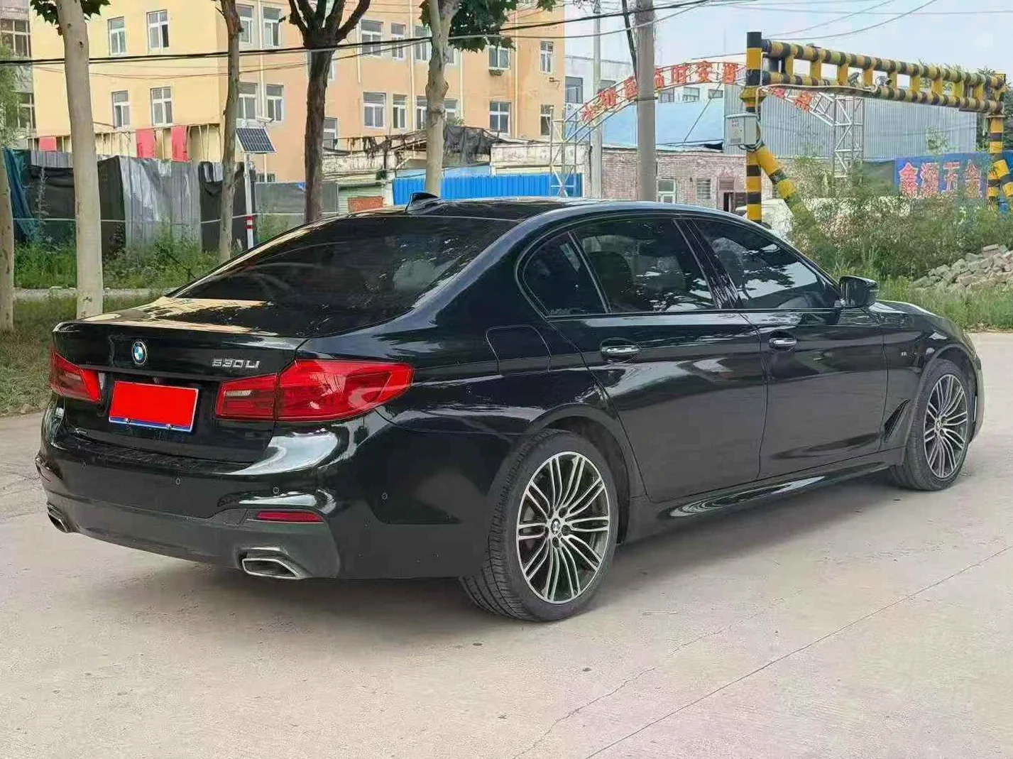 宝马5系 后面外观二