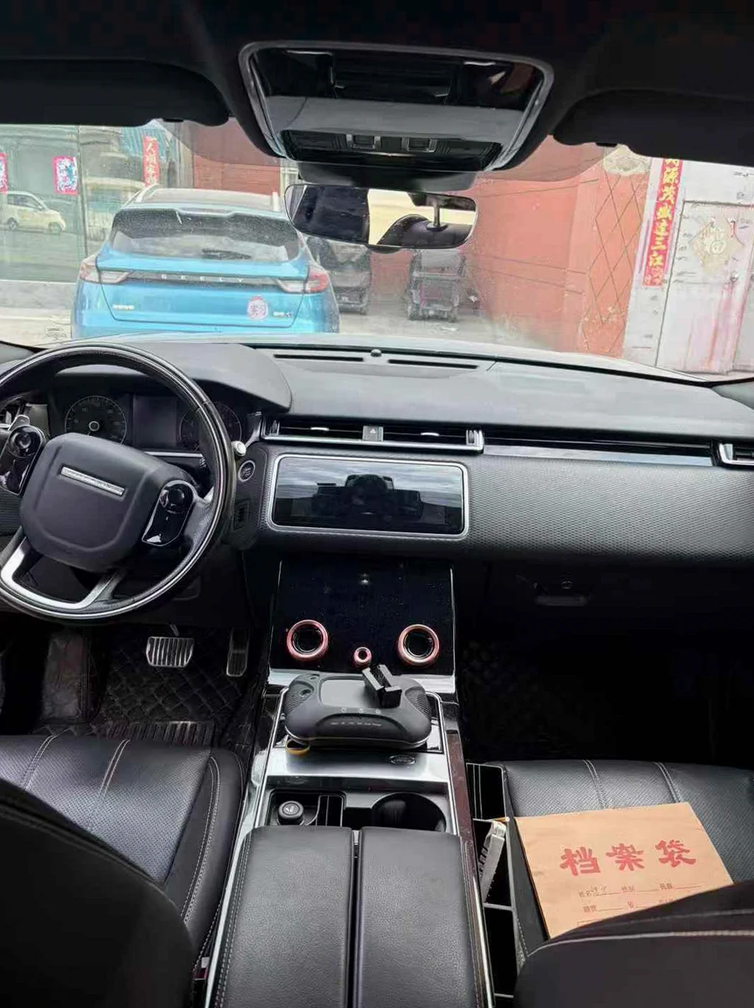 路虎揽胜星脉 内饰后排