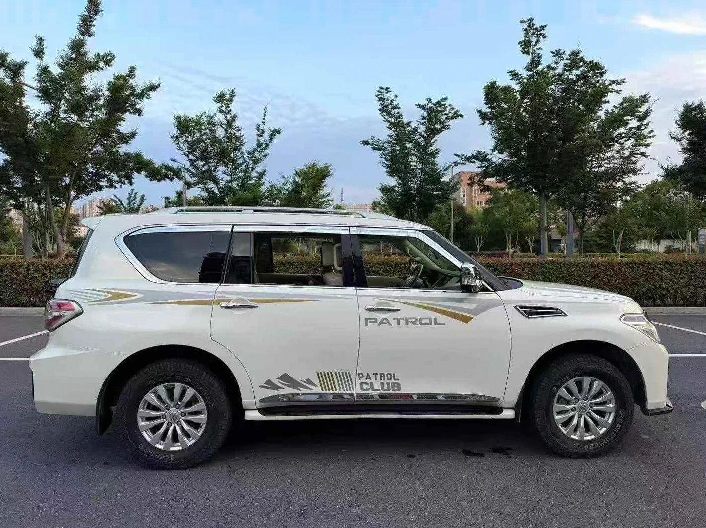日产途乐 后面外观三
