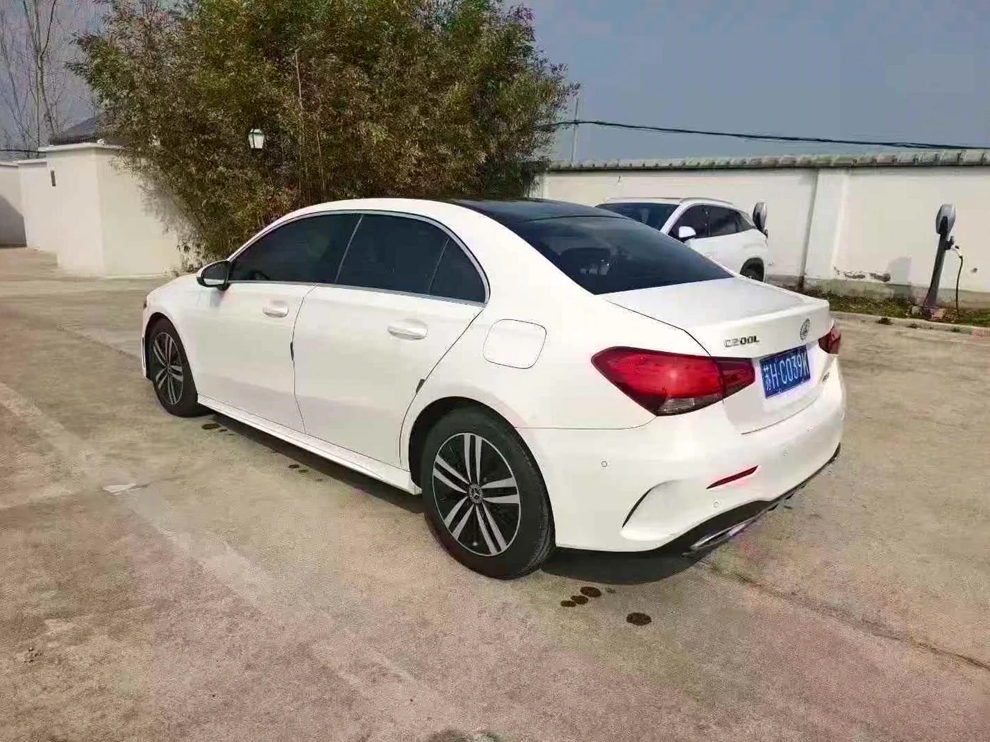 奔驰A 后面外观三