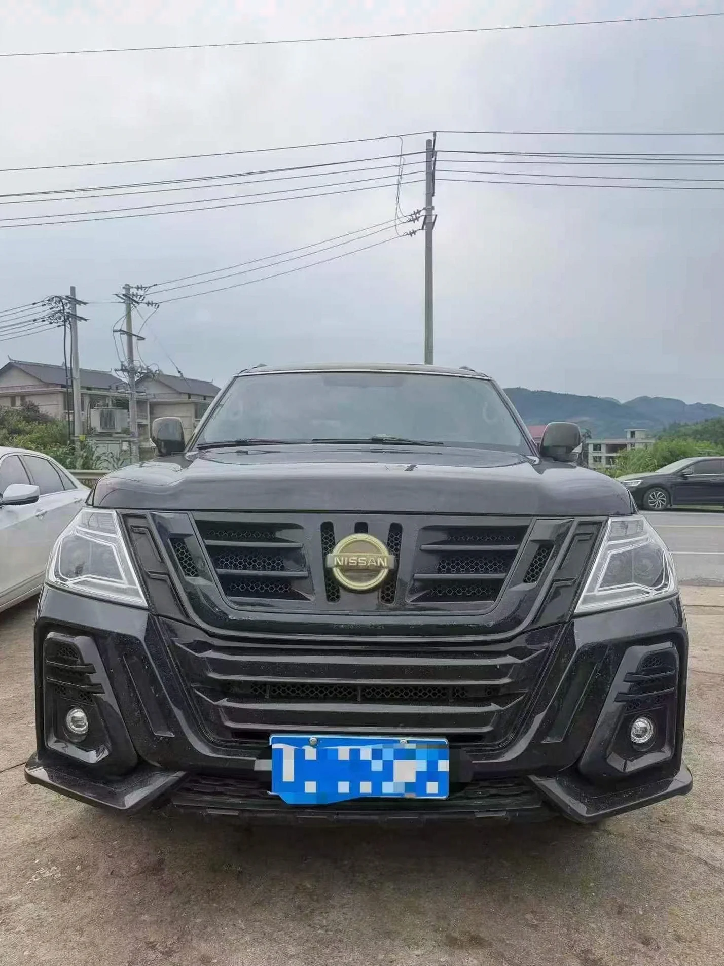 日产途乐 正面外观二