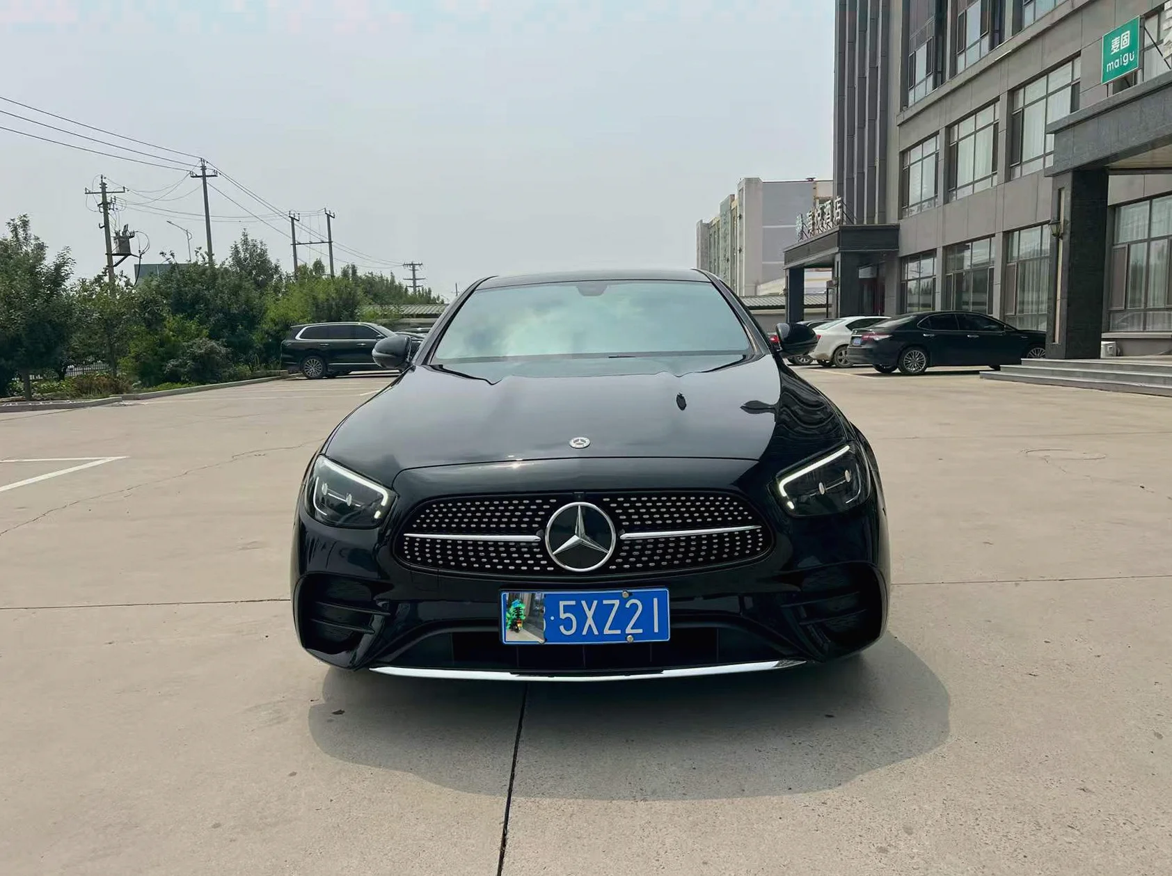 21年奔驰E300L运动时尚型
