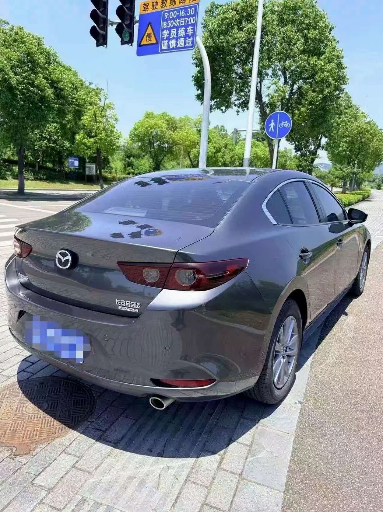 马自达昂克赛拉 后面外观二