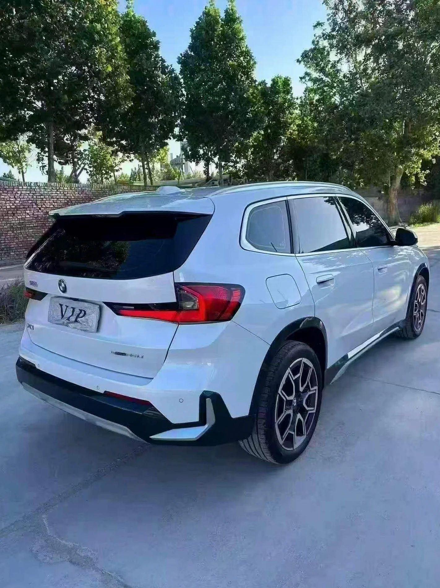 宝马X1 后面外观三