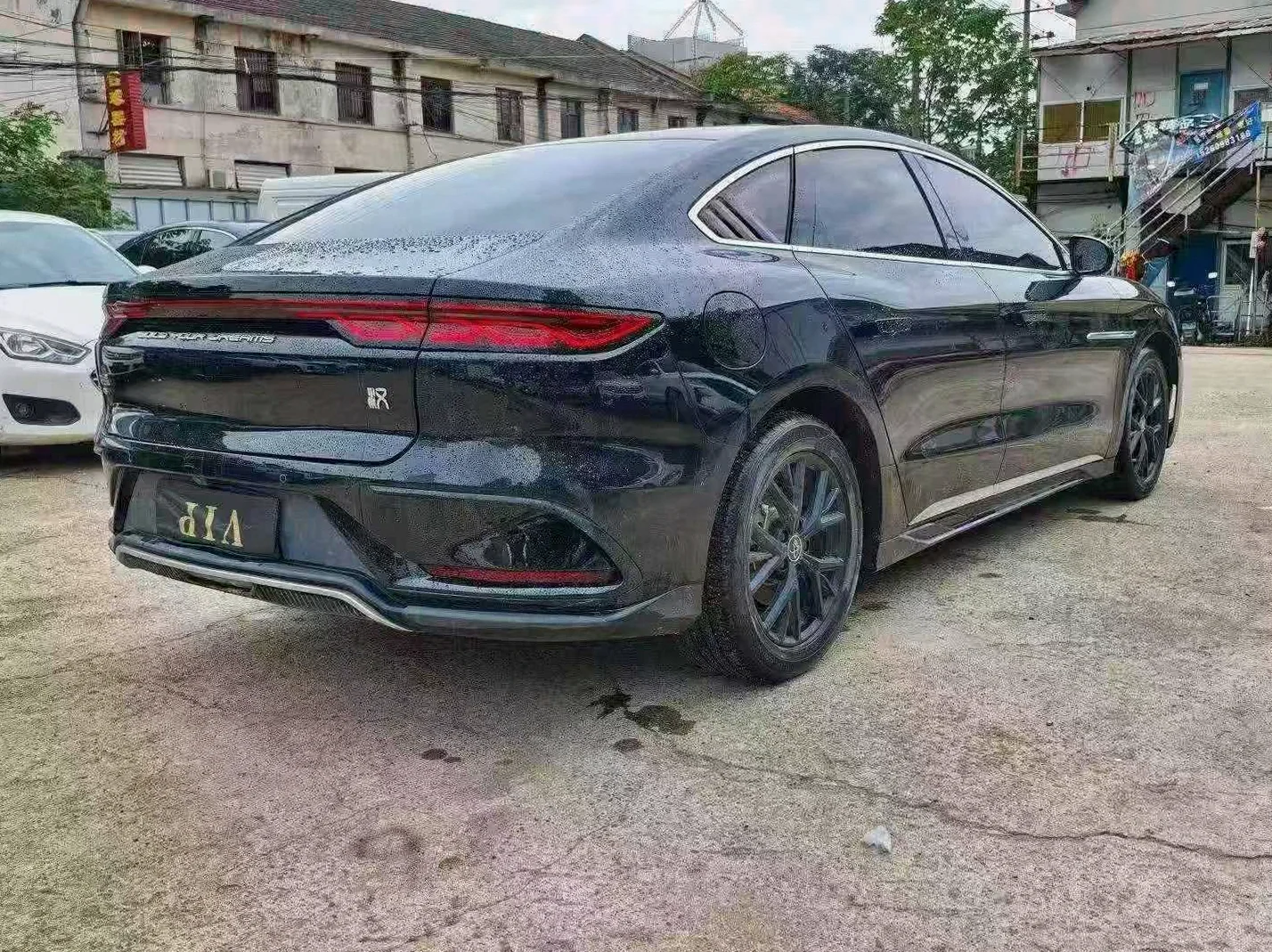比亚迪汉DM 内饰前排