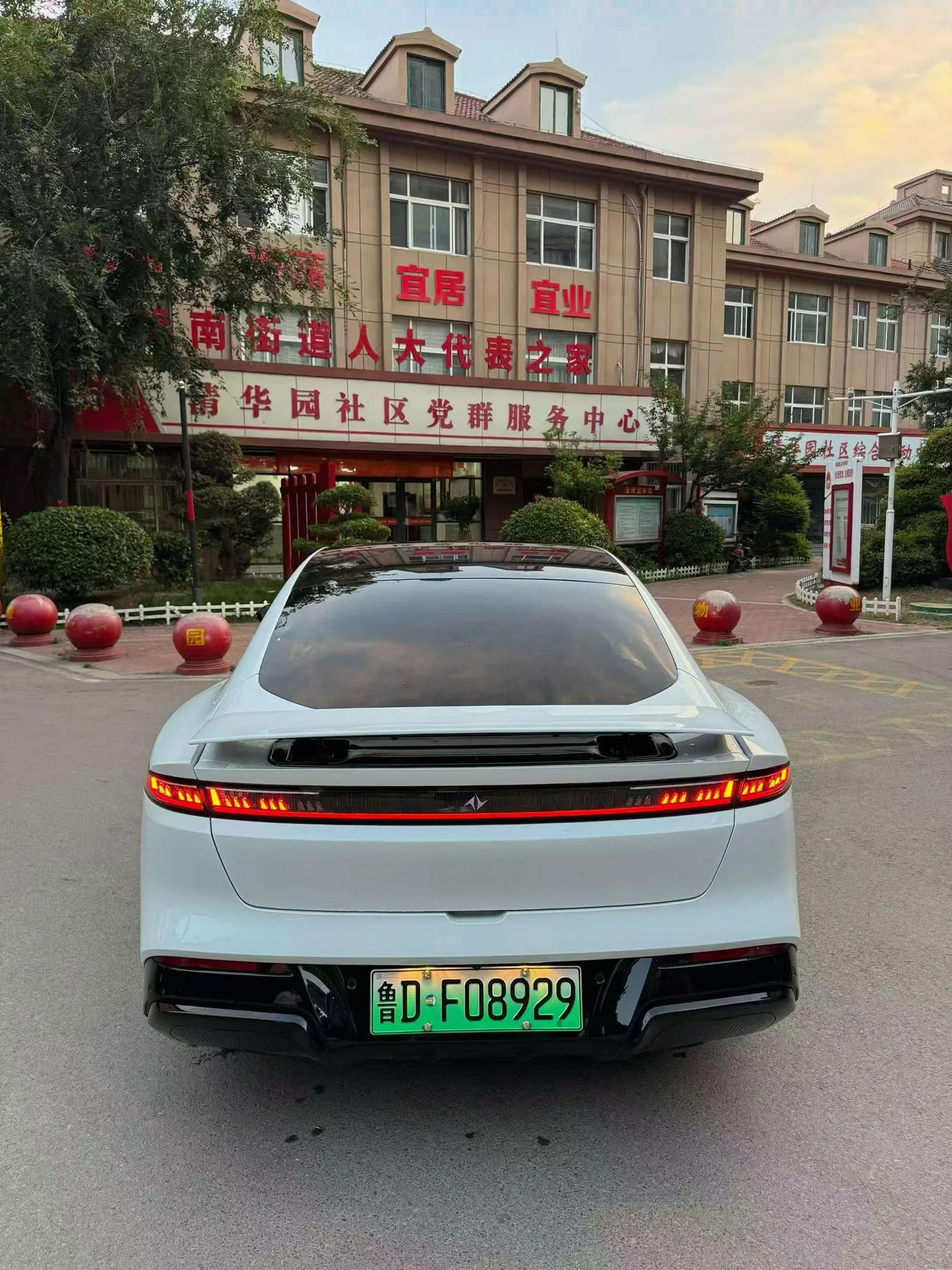 东风奕派 正面外观三