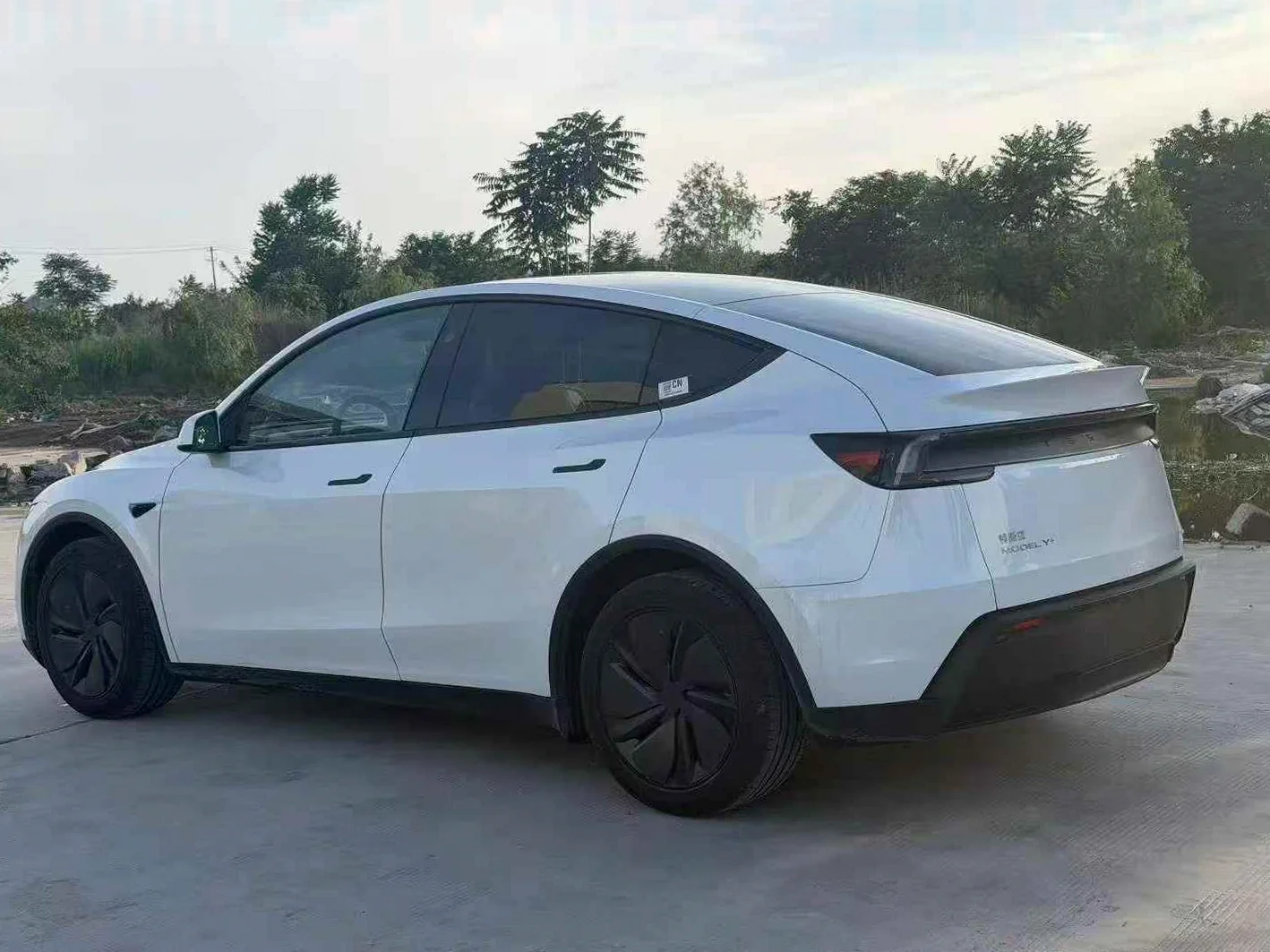 特斯拉MODEL 后面外观三