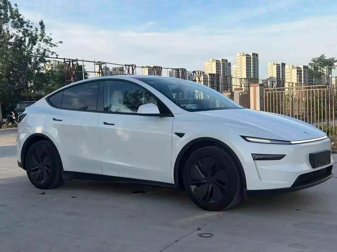 26年特斯拉Model Y全轮驱动长续航