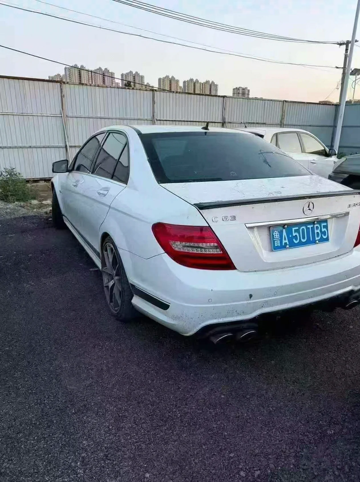 奔驰AMG 后面外观一