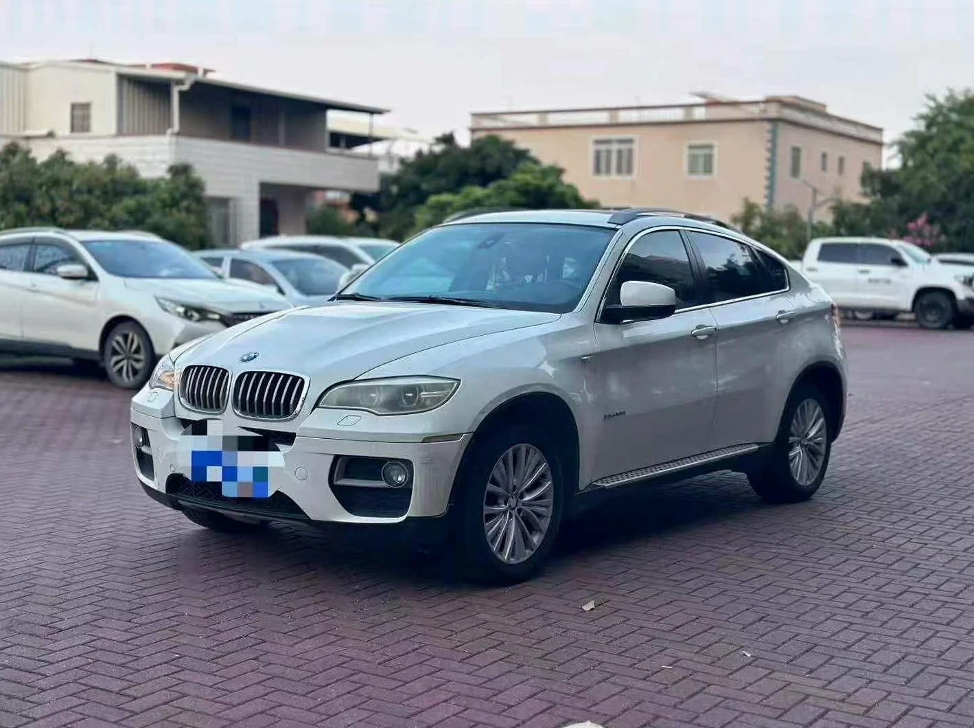 宝马1系 正面外观三