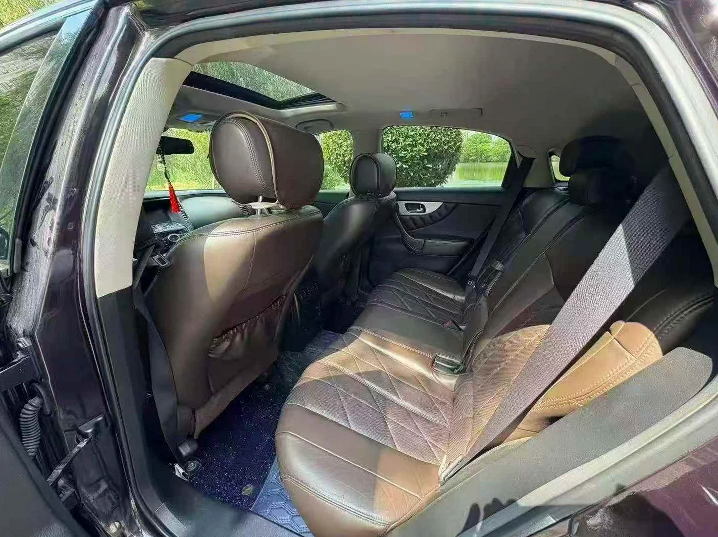 英菲尼迪QX70 后面外观三