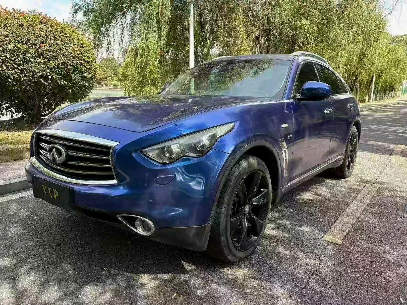 英菲尼迪QX70 正面外观三