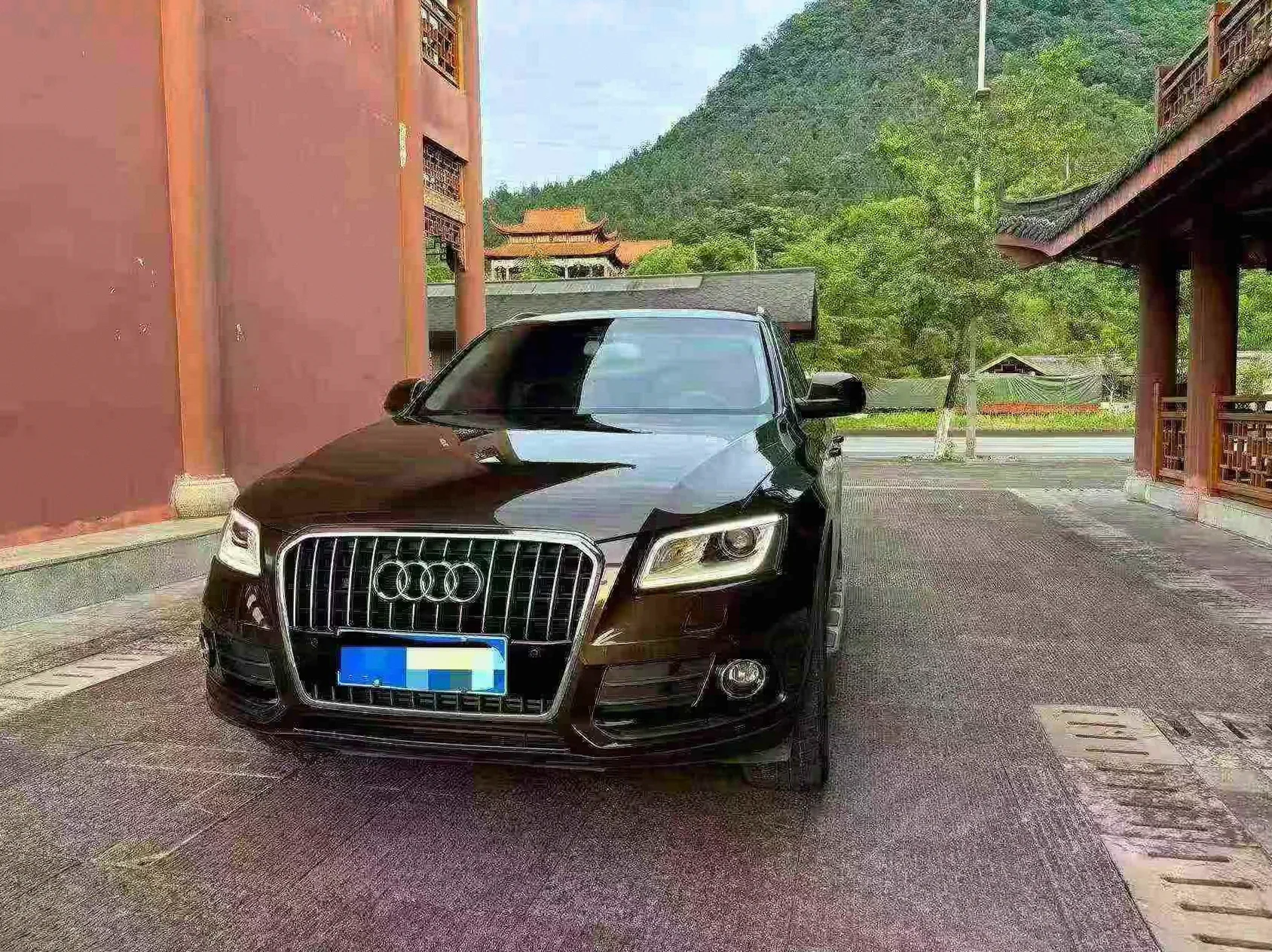 奥迪Q5 正面外观三