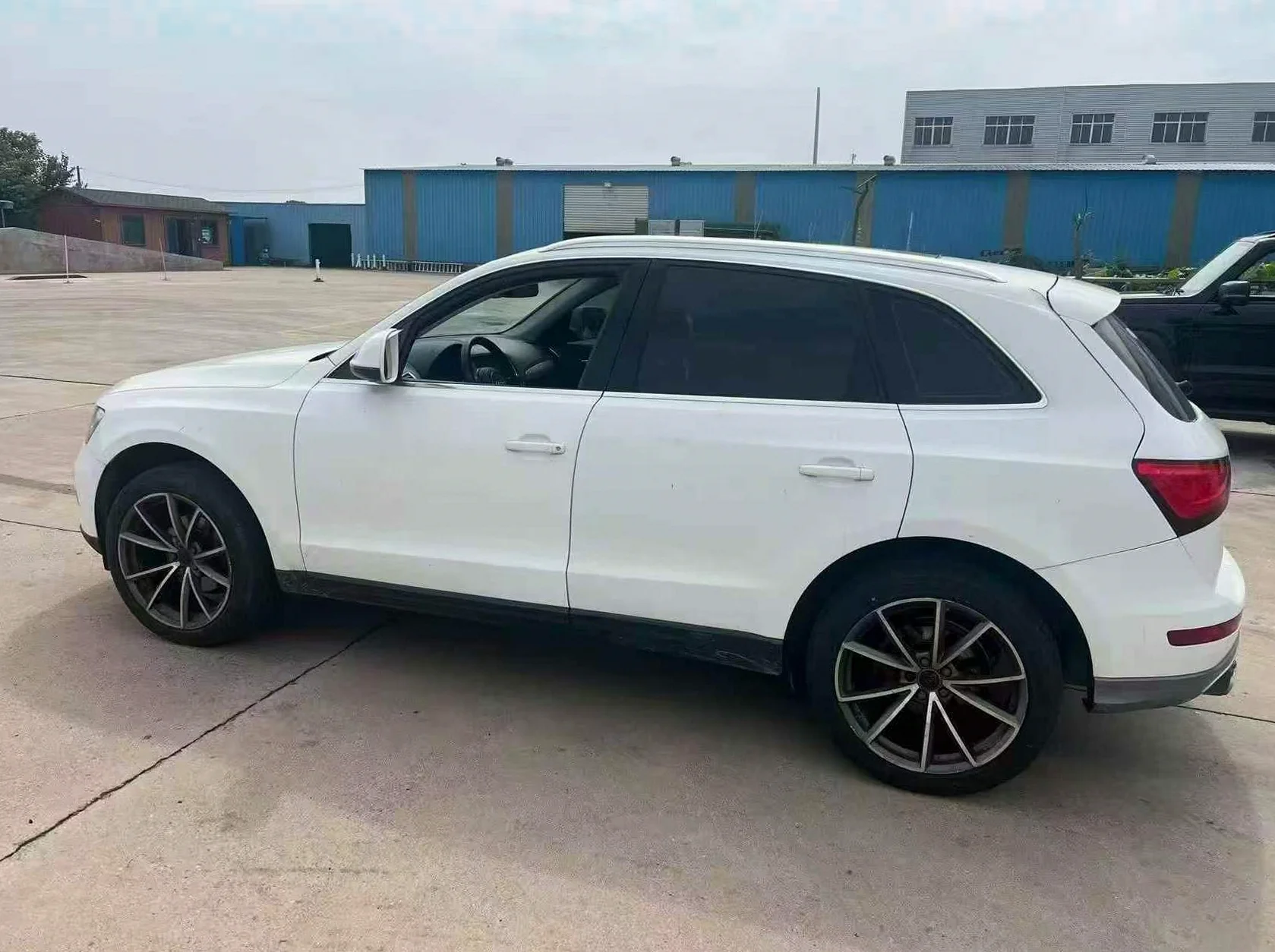 奥迪Q5 后面外观一