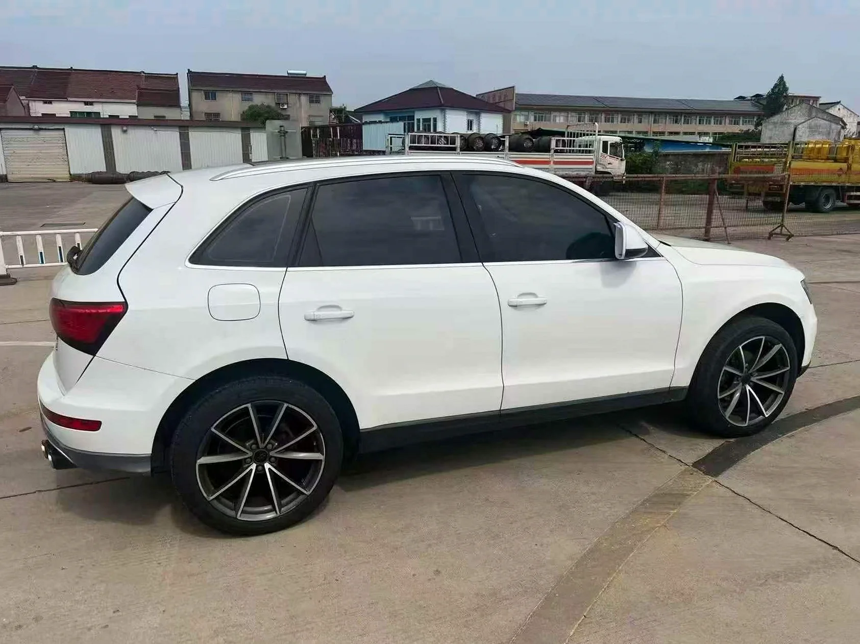 奥迪Q5 后面外观三