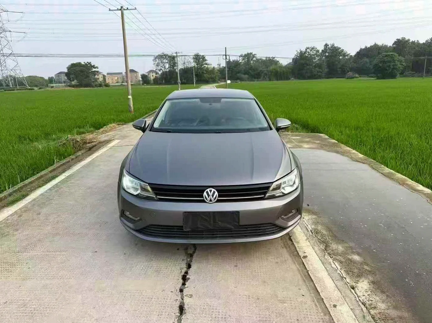 大众凌渡 正面外观二
