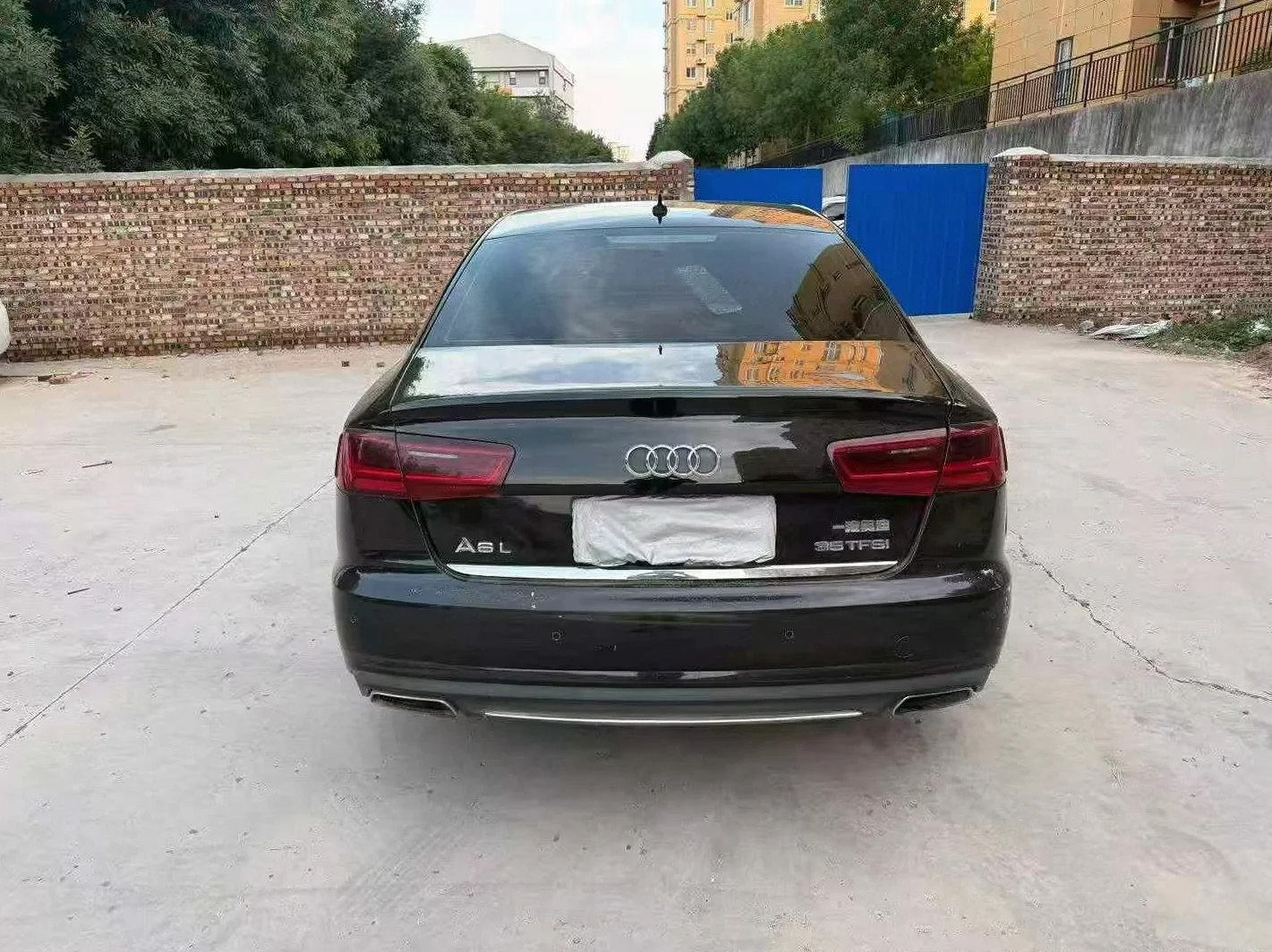 奥迪A6L 后面外观一