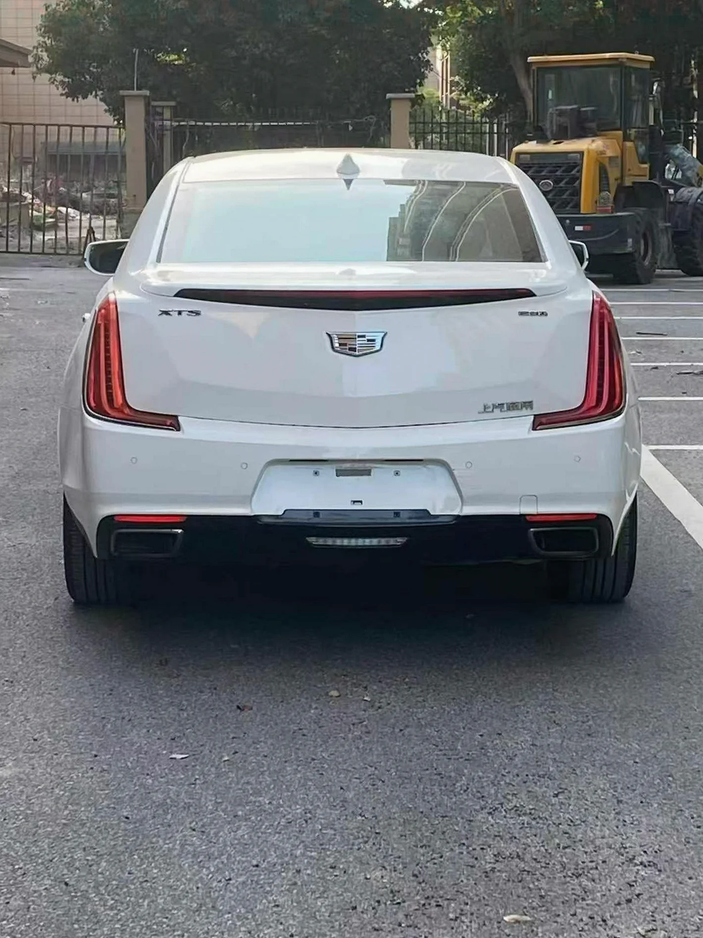 凯迪拉克XTS 后面外观一