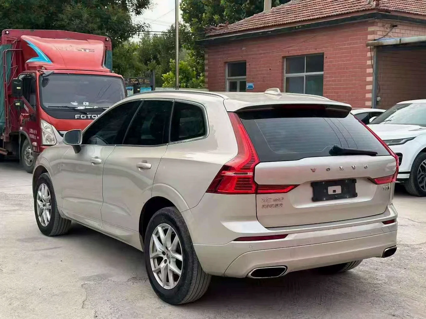 沃尔沃XC60 后面外观一