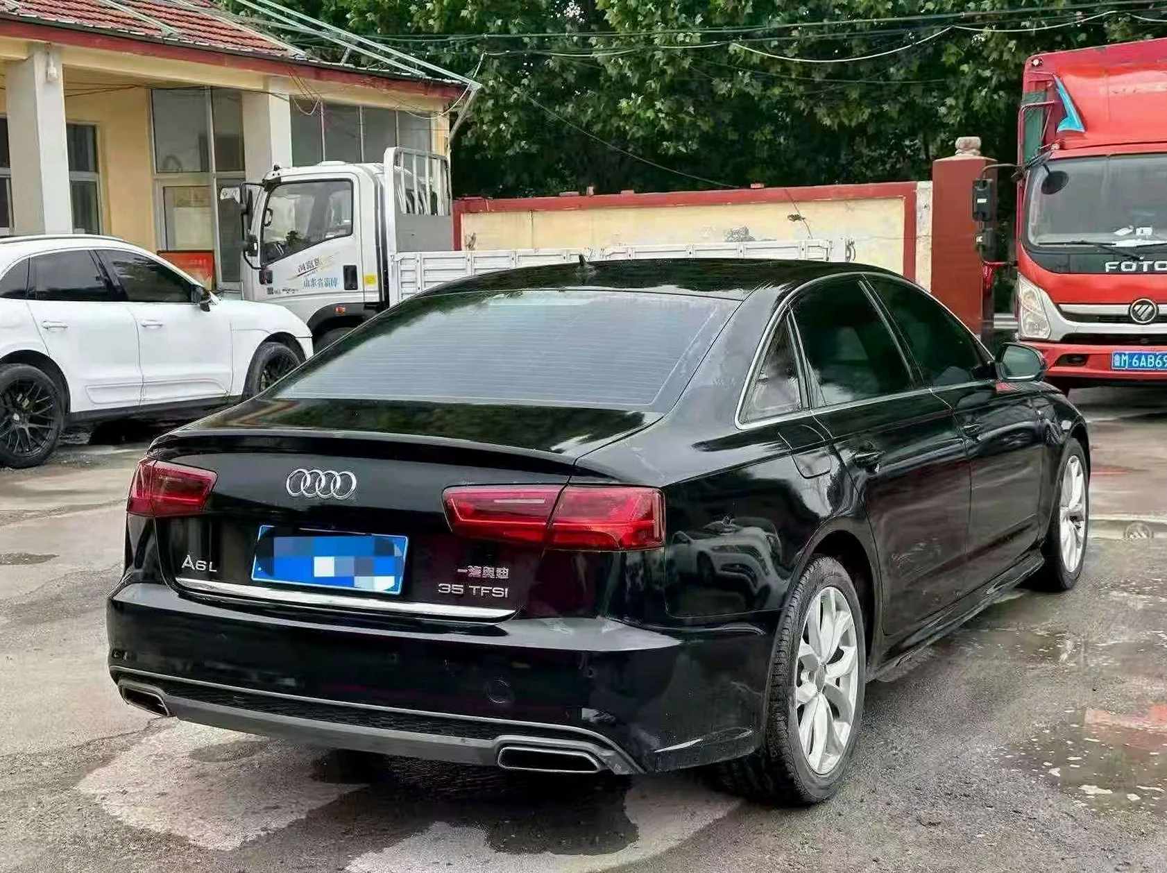 奥迪A6L 后面外观三