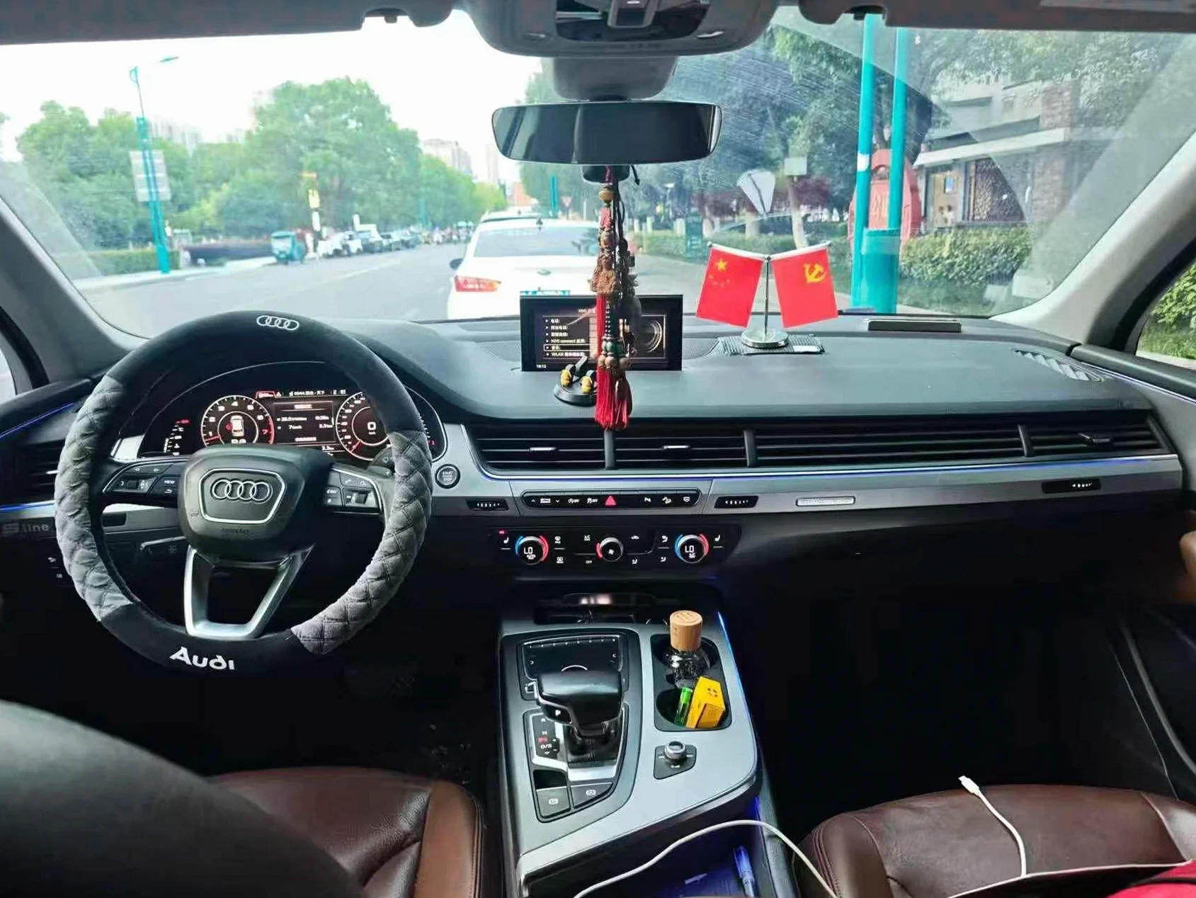 奥迪Q7 后面外观三