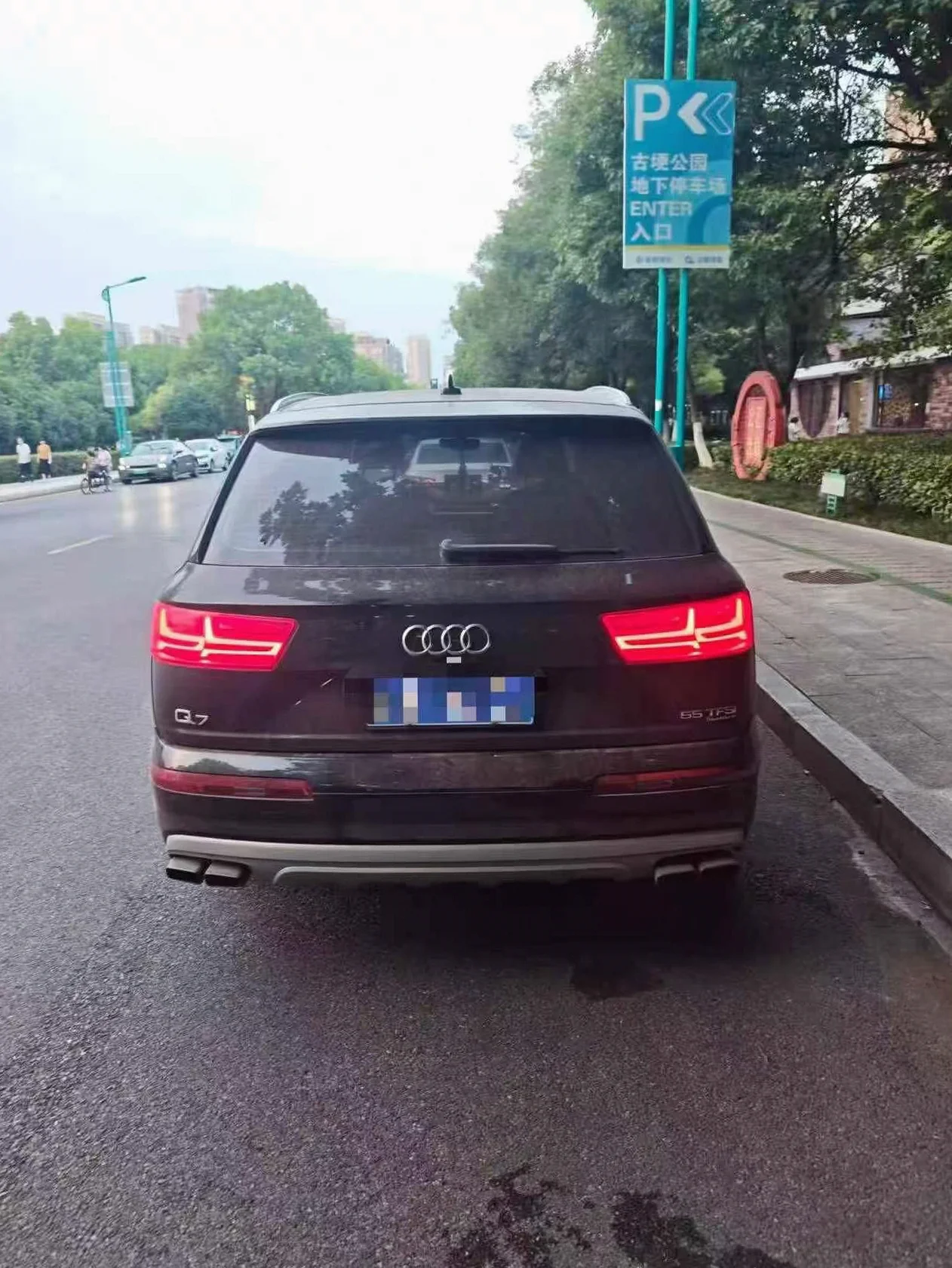 奥迪Q7 驾驶室