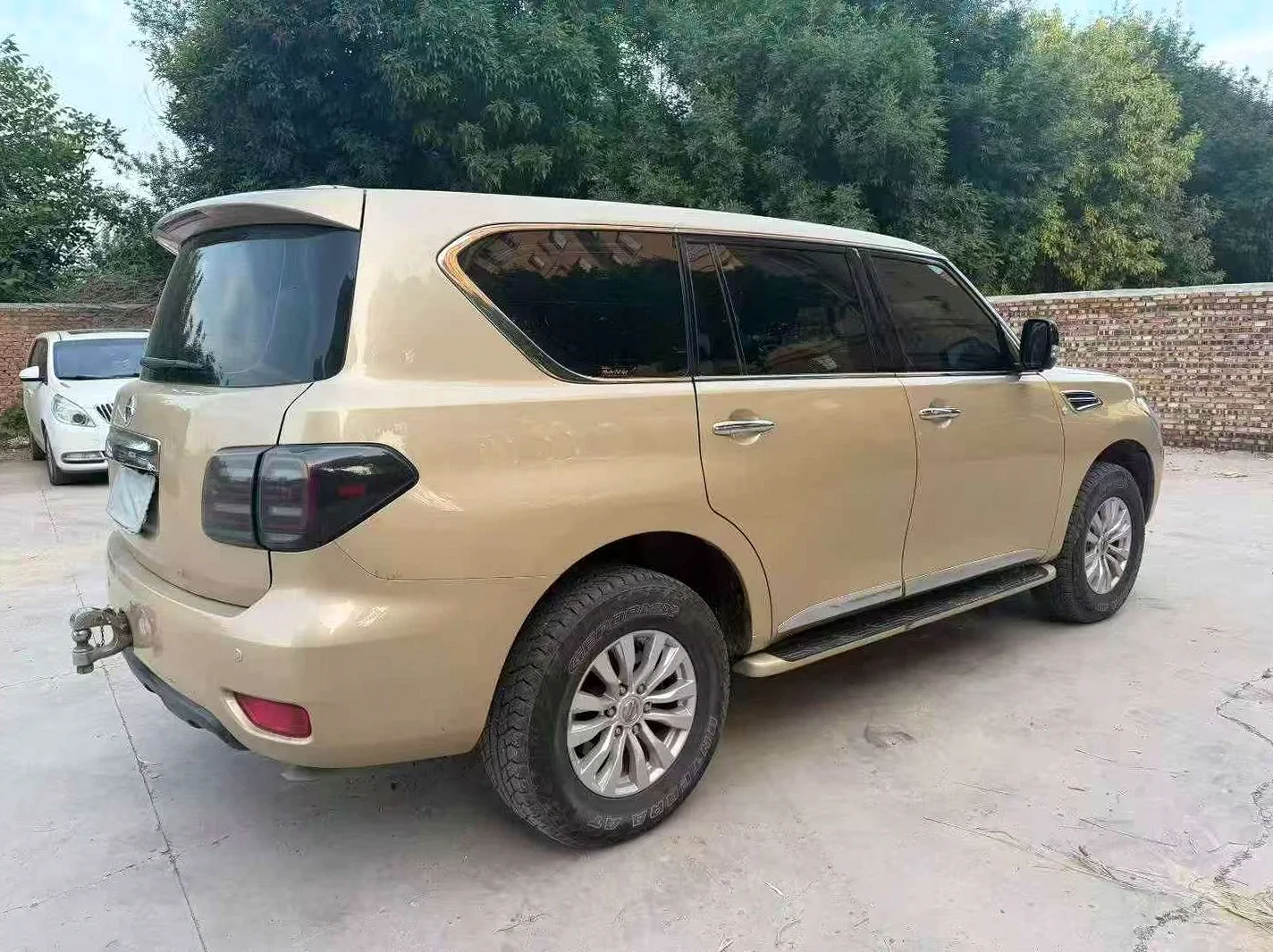 日产途乐 后面外观二