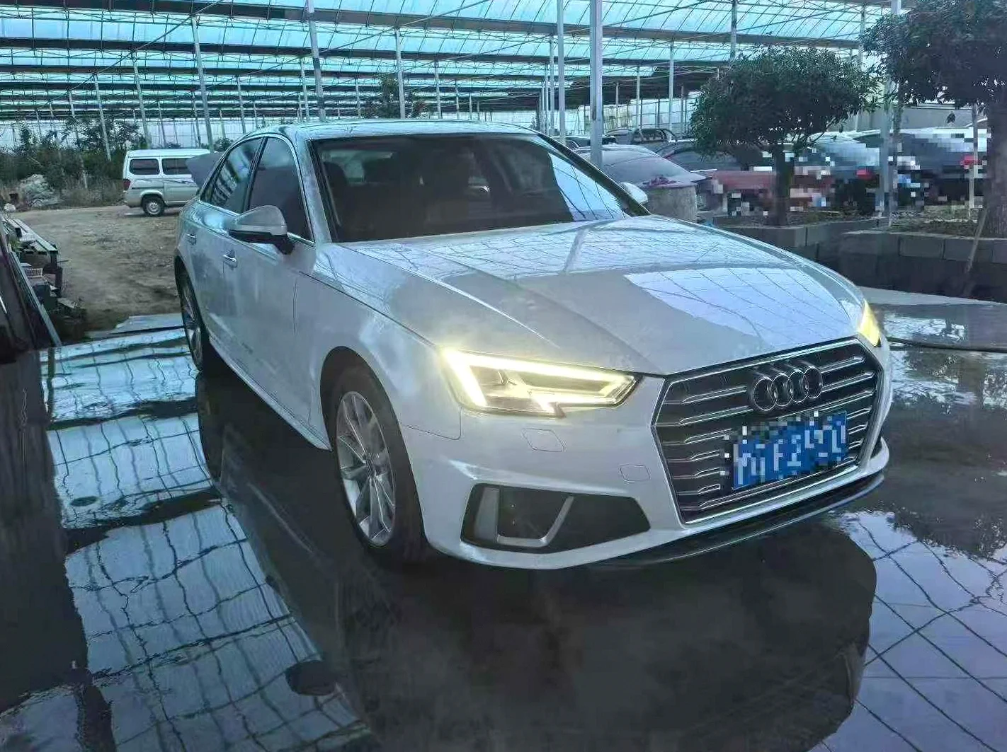 奥迪A4L 正面外观三