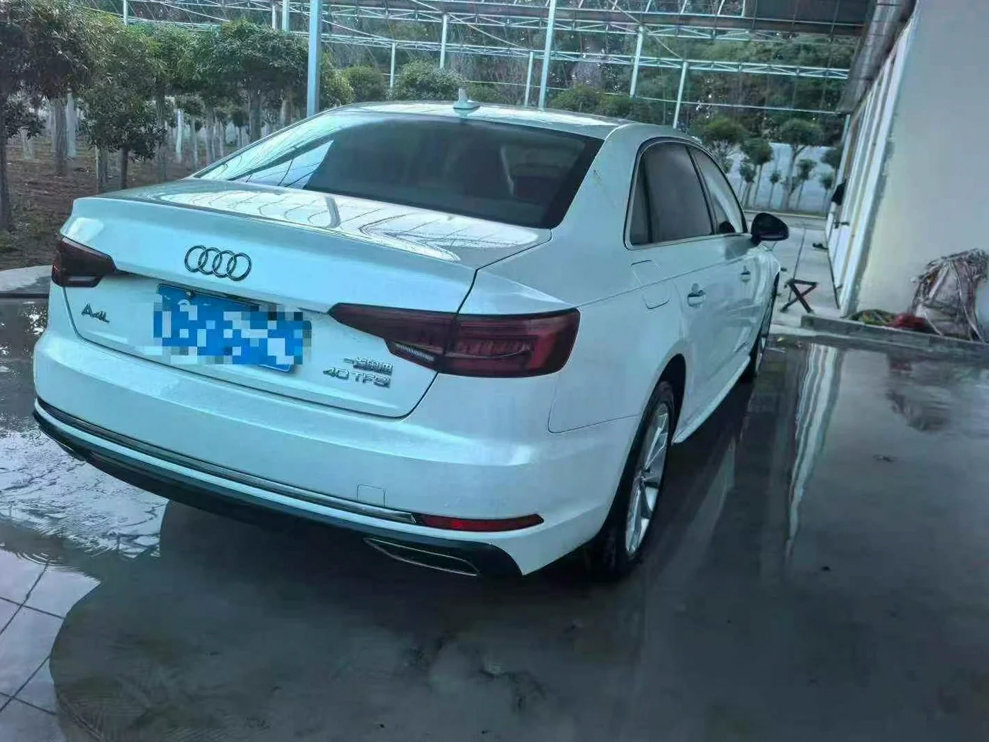 奥迪A4L 后面外观三