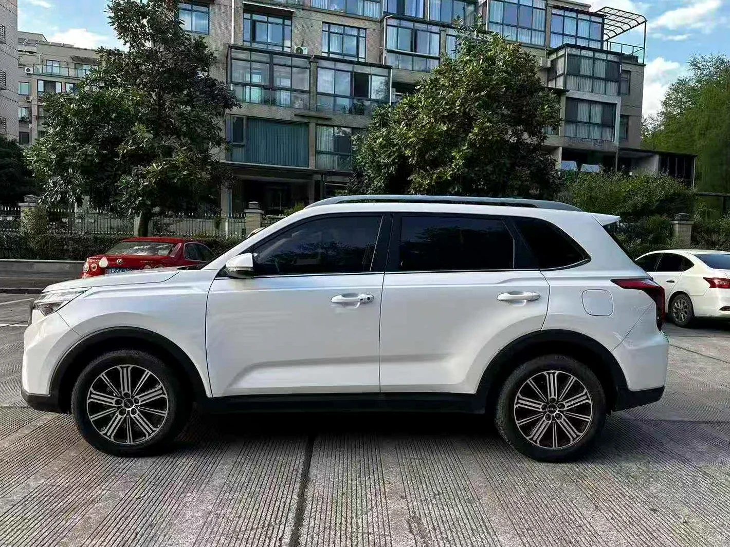 起亚智跑 后面外观二