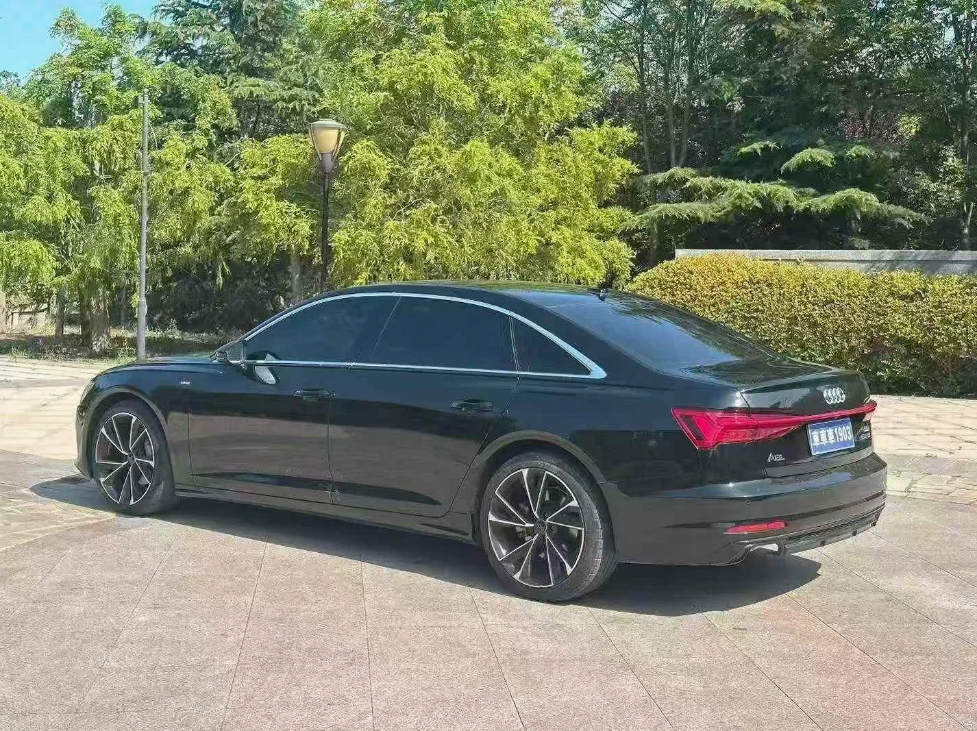 奥迪A6L 后面外观三