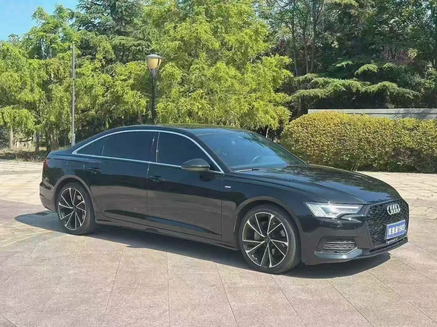 奥迪A6L 正面外观三