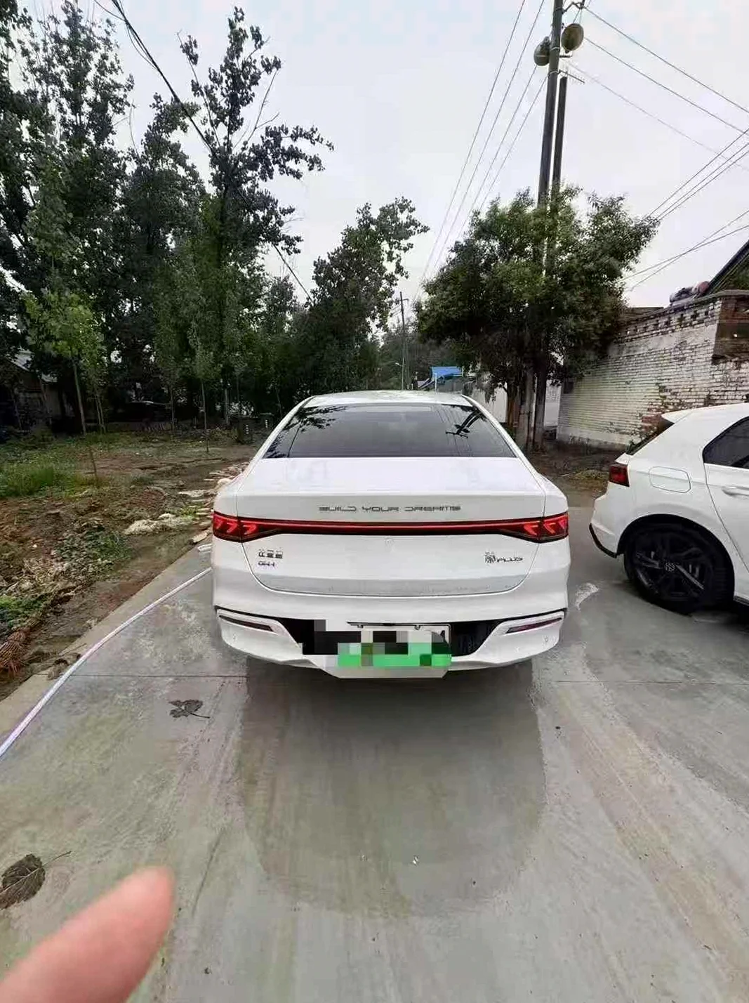 比亚迪秦 后面外观一