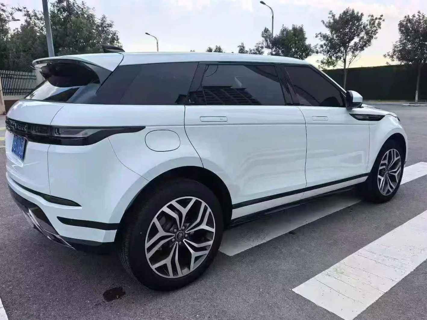 路虎极光 后面外观二