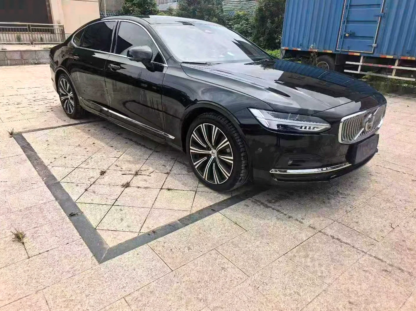 沃尔沃S90 正面外观三