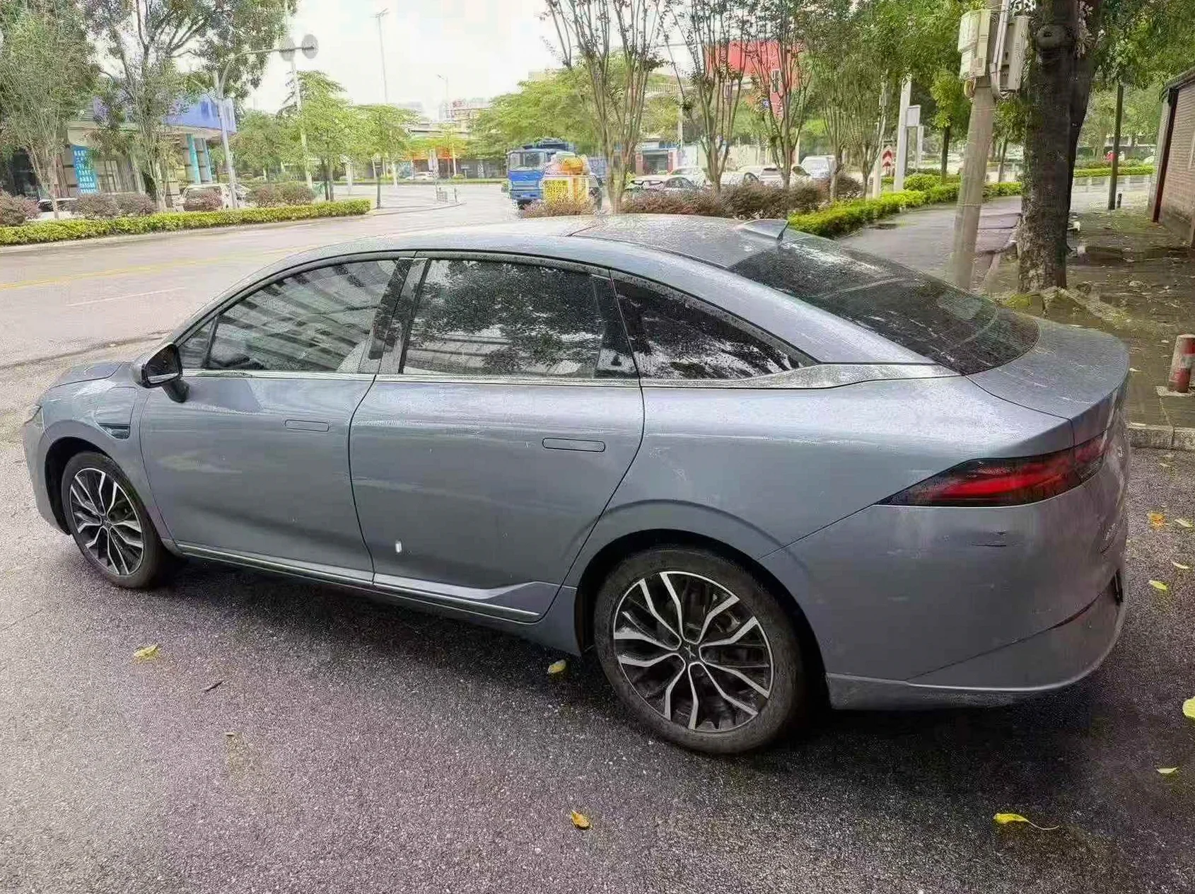 小鹏汽车P5 后面外观二