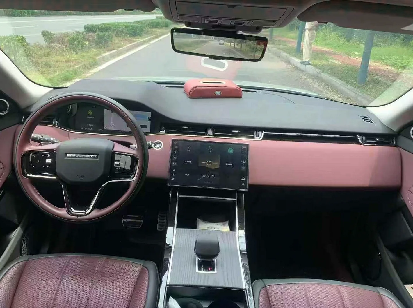 路虎极光 后面外观一