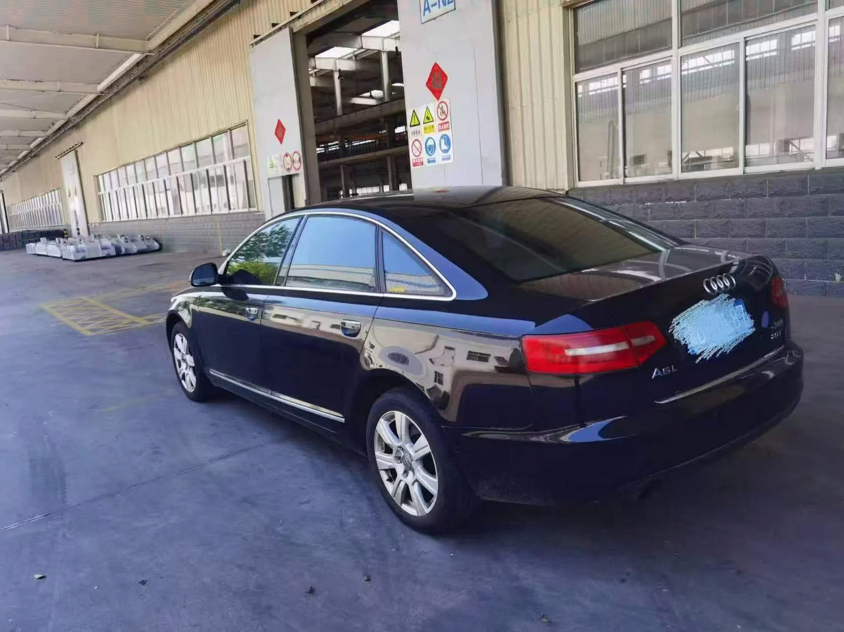 奥迪A6L 后面外观一