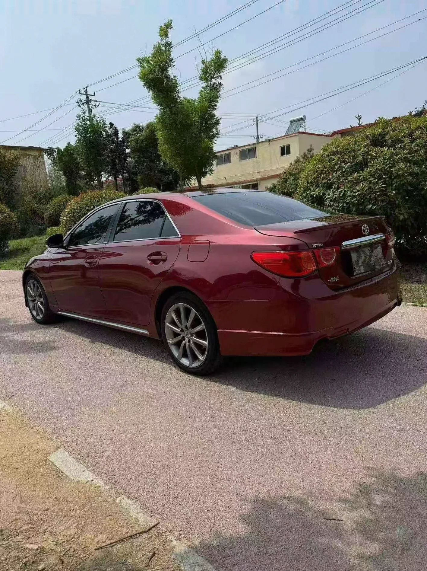 丰田锐志 后面外观三