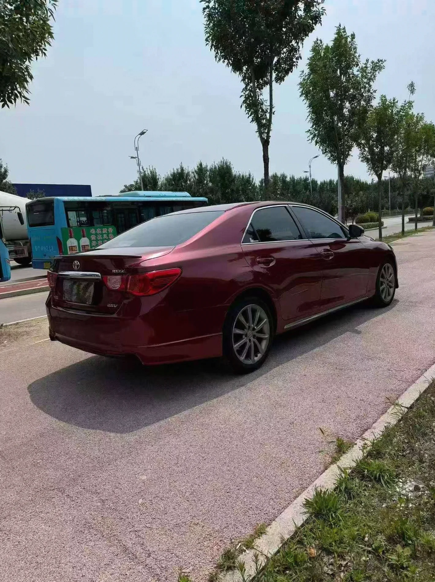 丰田锐志 后面外观一
