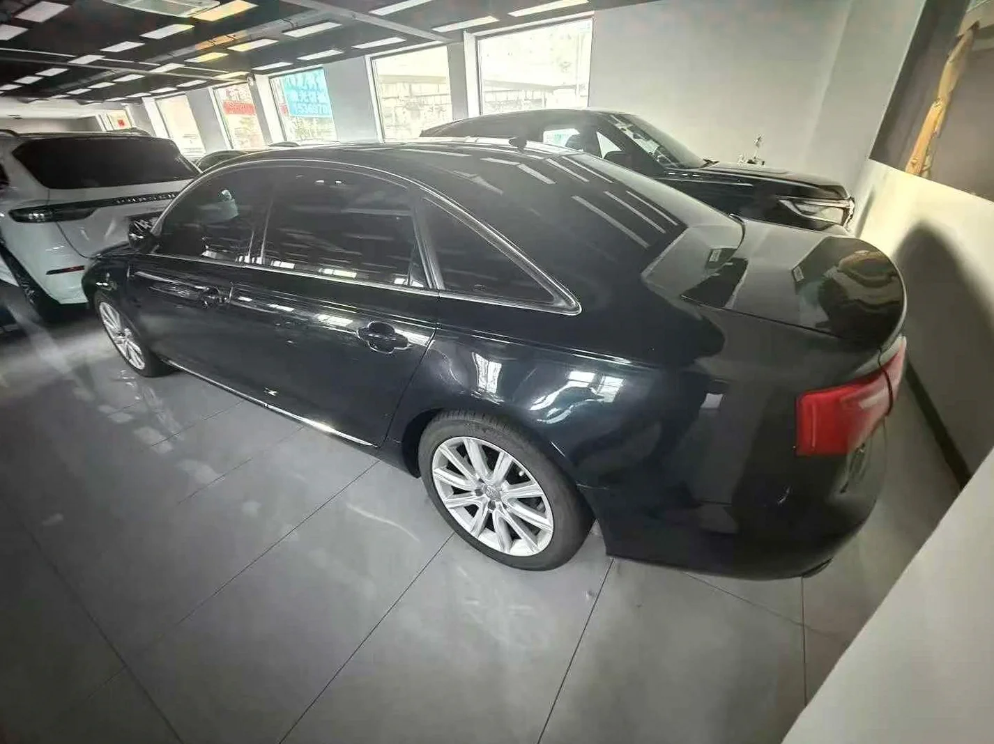 奥迪A6L 后面外观一