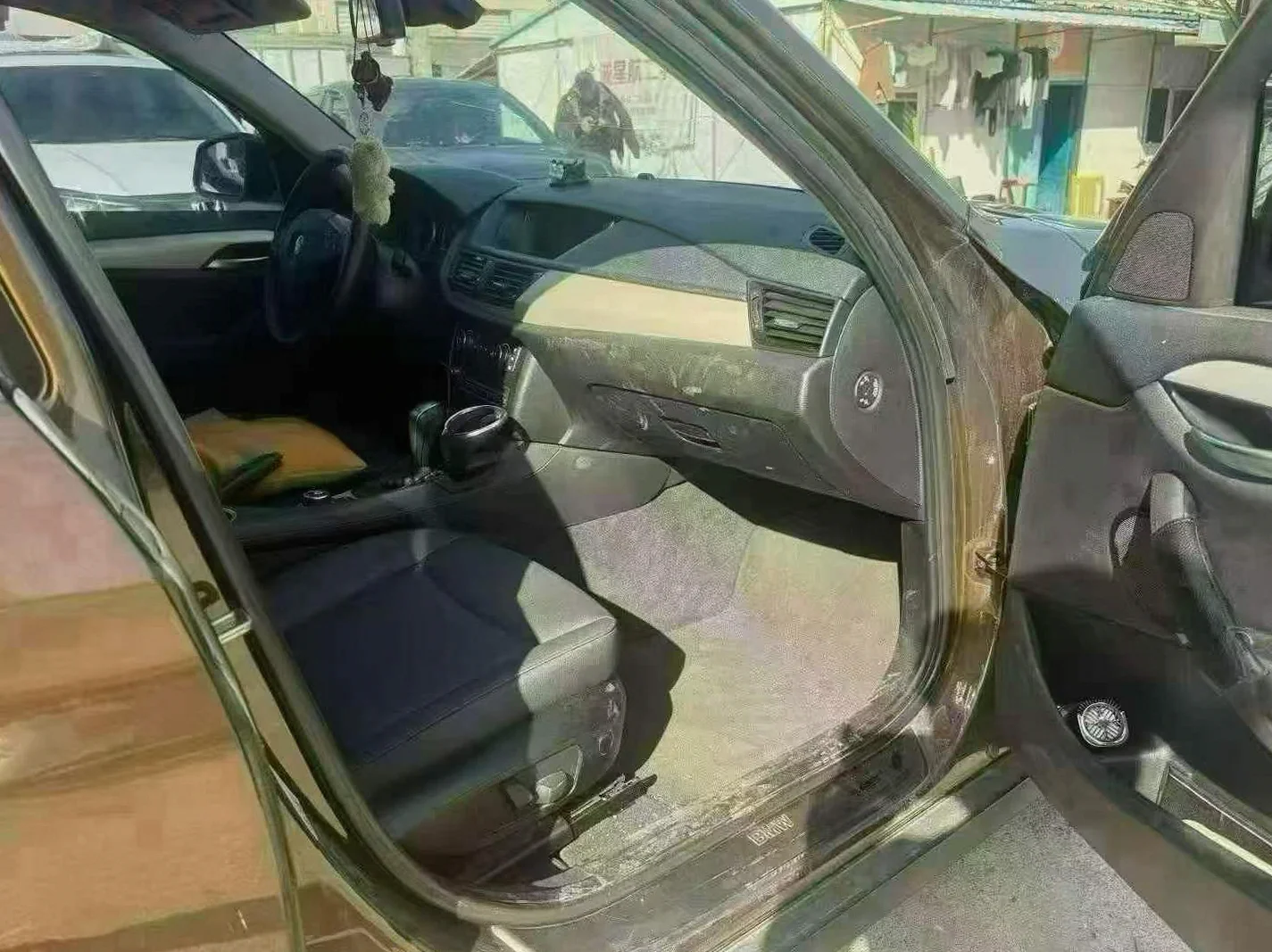 宝马X1 后面外观二